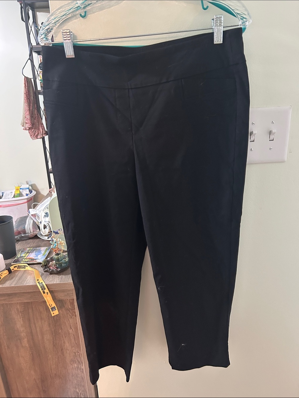 Zac & Rachel Black Cropped Ponte Capris - Picture 4 of 4